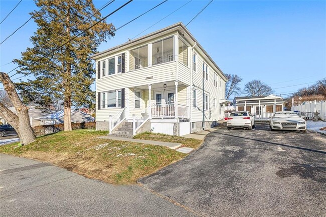 Building Photo - 2 Ann St