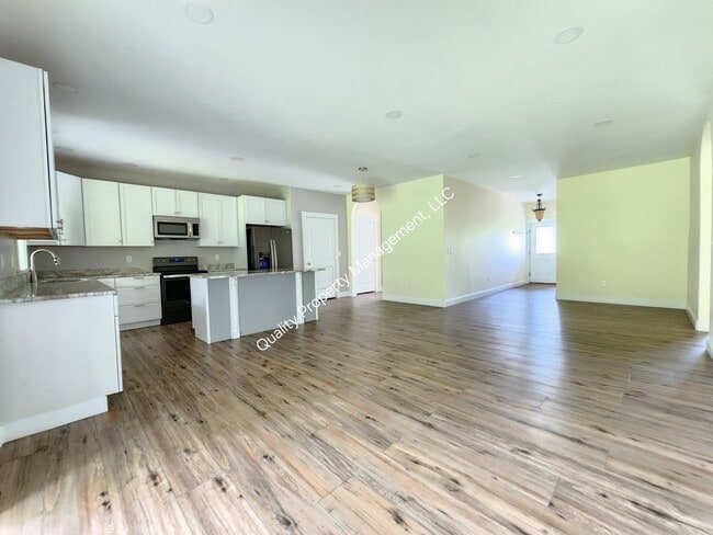 Building Photo - 364 Sawyer Rd