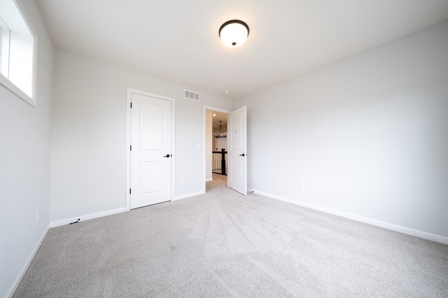 Building Photo - 3849 Thrush St