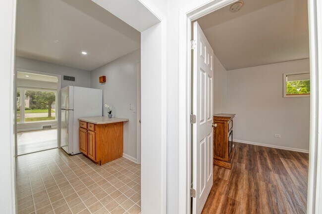 Building Photo - 384 S Wolf Rd