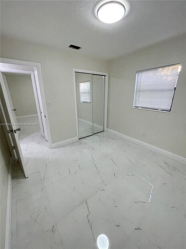 Building Photo - 6830 Tyler St