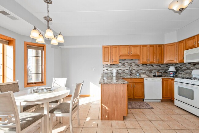 Building Photo - 14130 Sheffield Dr