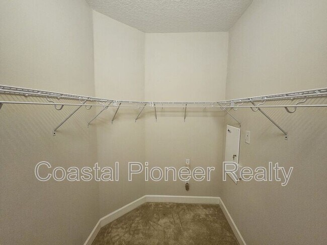 Building Photo - 16023 Ivy Lake Dr