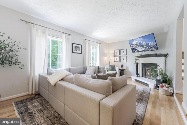 Building Photo - 2903 Bridgehampton Ct