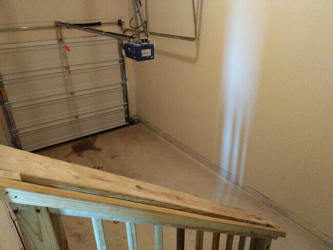 Building Photo - COMING SOON! 3 Bedroom/ 2.5 Bath Townhome