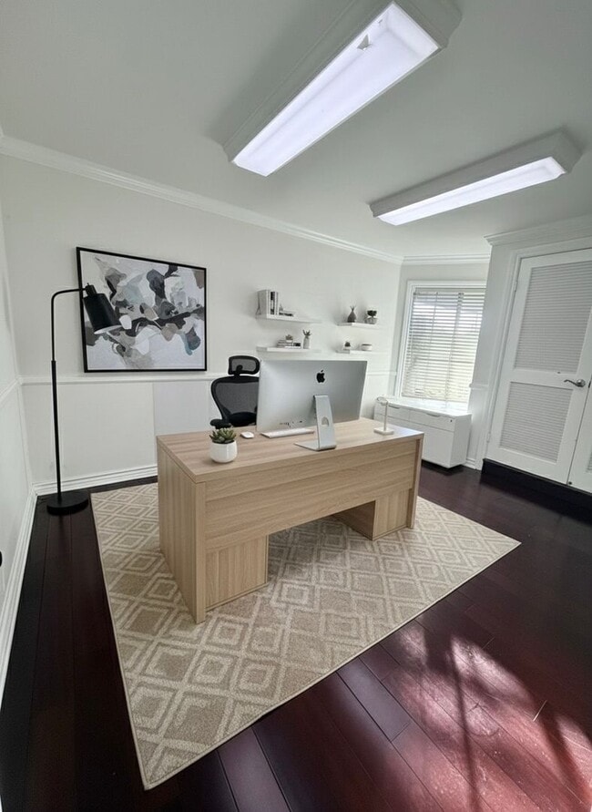 Building Photo - 5BD/4BA POOL HOME IN ALTA VISTA SOUTH | SOLAR SAVINGS | $6,200/mo