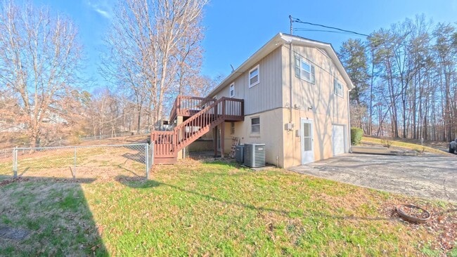 Building Photo - 3690 Nena Cir