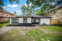 Building Photo - 4626 Holly St