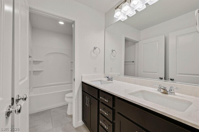 Building Photo - 3228 Brescia Bank Ave