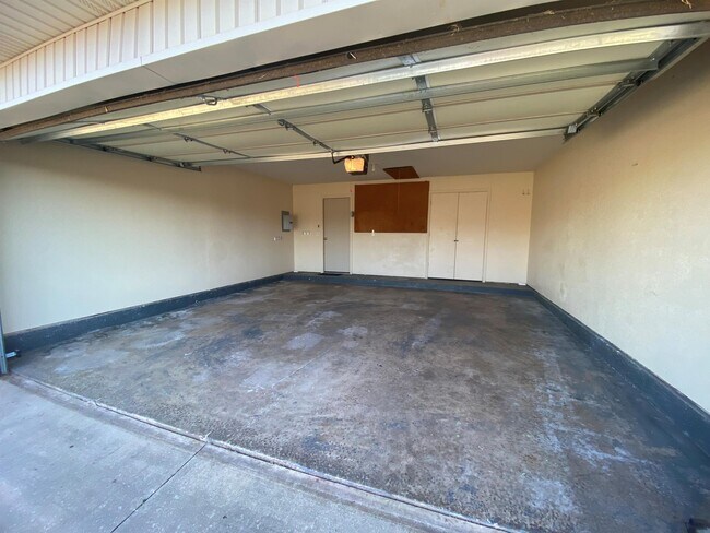 Building Photo - 2612 NW 164th Terrace