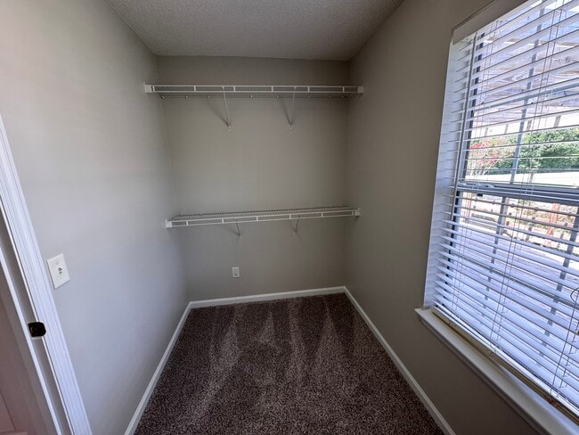 Building Photo - 5708 Sunburst Ct