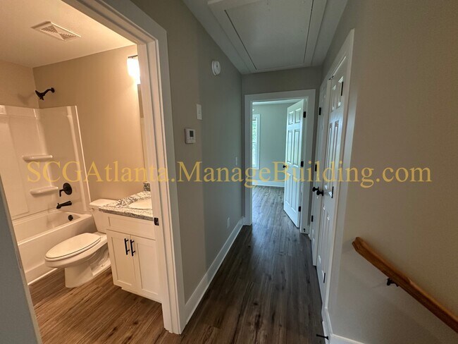 Building Photo - 5 Mink Hollow Ct