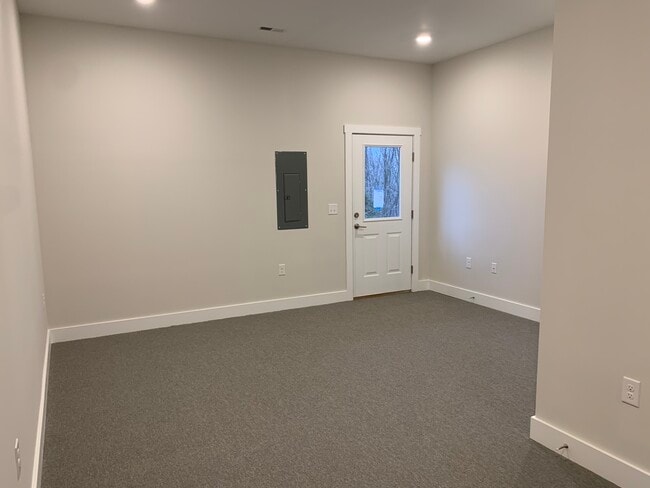 Building Photo - The Hills Townhomes 201-210