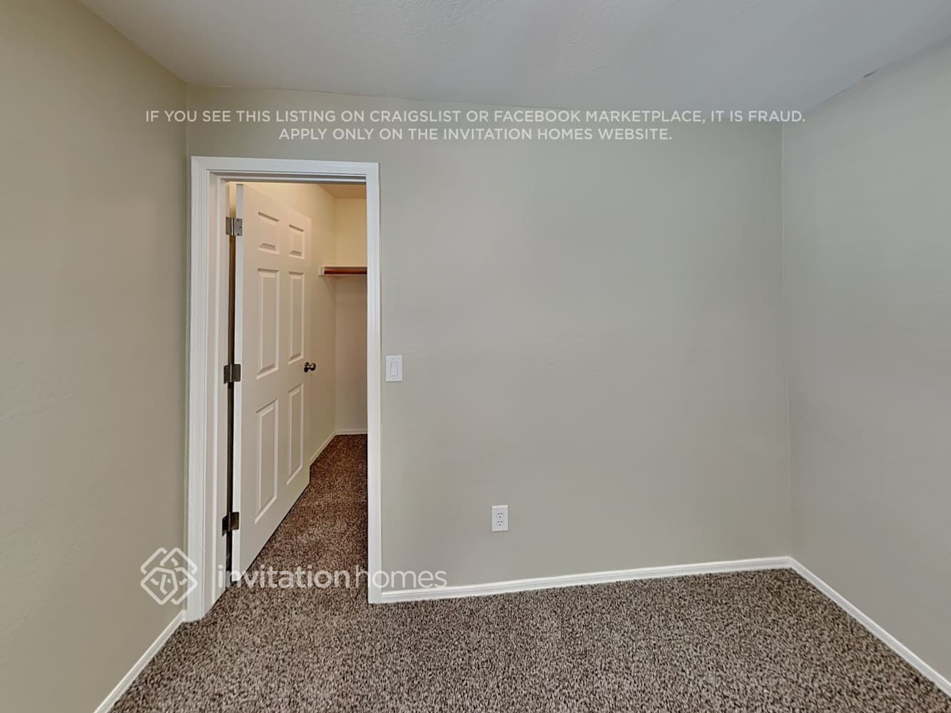 Building Photo - 1429 E Rosebud Dr