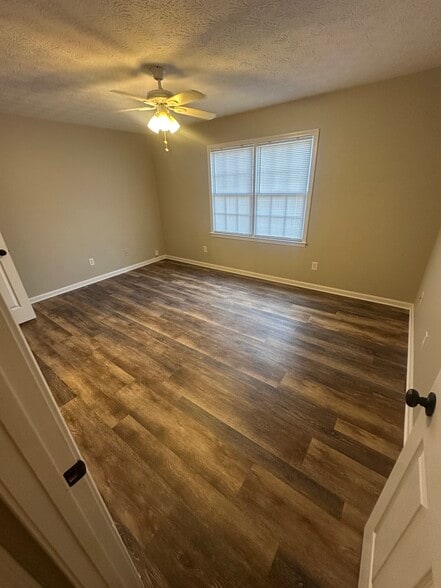 Building Photo - 2376 Rosedale Rd