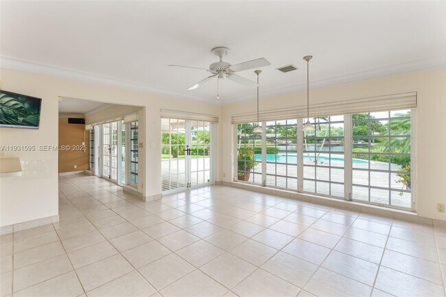 Building Photo - 2130 NE 15th St