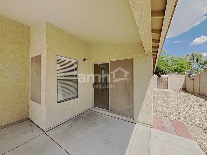 Building Photo - 13948 N 134th Dr