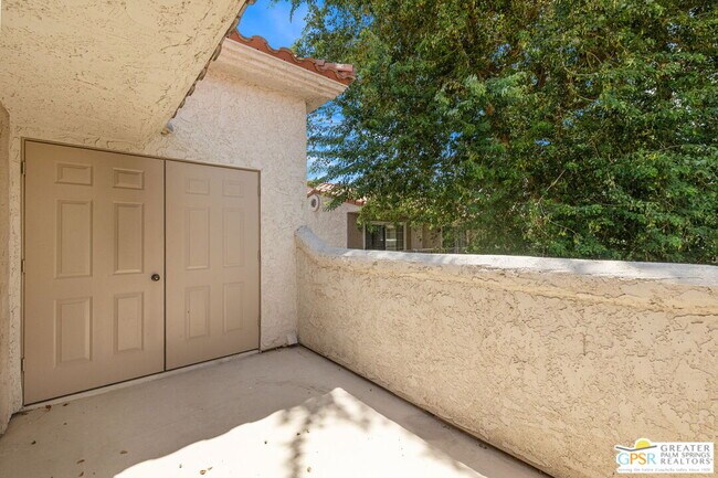Building Photo - 505 S Farrell Dr