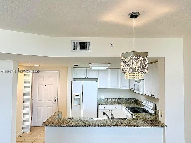 Building Photo - 19501 W Country Club Dr