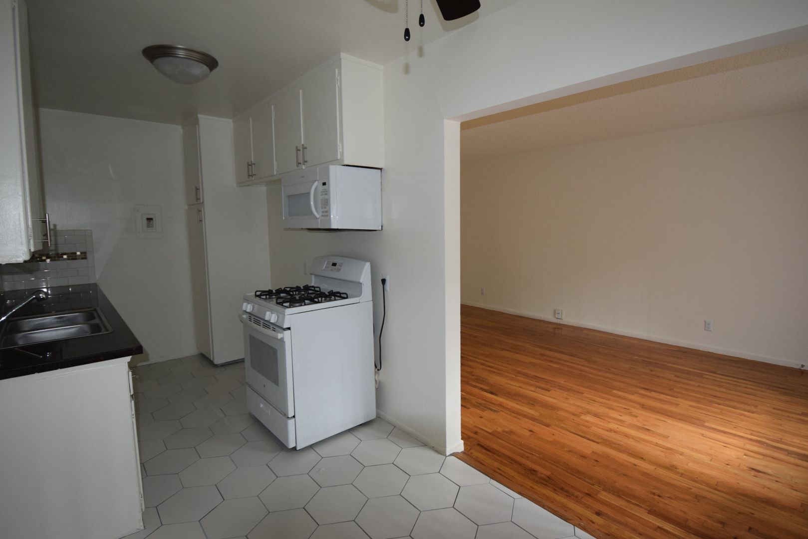 Building Photo - 6271 Kester Ave