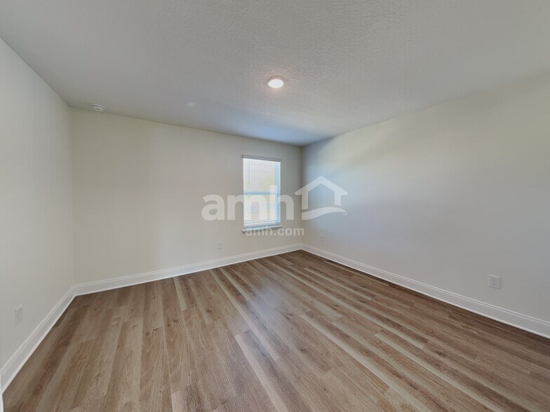 Building Photo - 2508 Feather Crst Dr