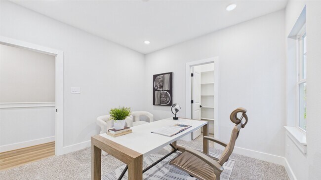 Building Photo - 5027 Golden Forest Dr