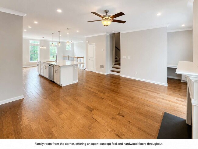 Building Photo - Like-New 3BR/3.5BA End-Unit Townhome in Buford – Near Suwanee Town Center and Mall of Georgia