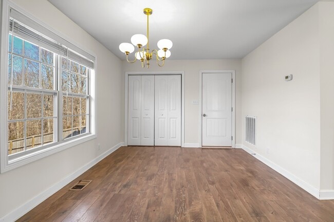 Building Photo - 1061 Fuji Ln