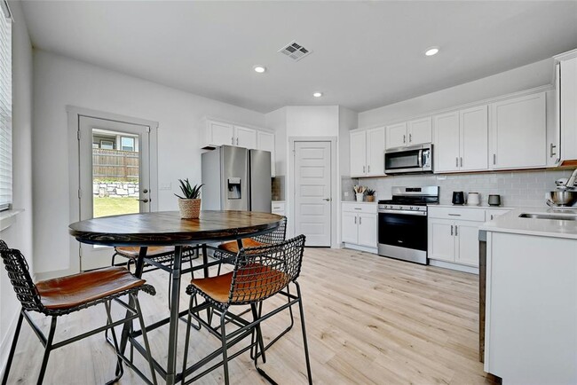 Building Photo - 8133 Linnie Ln