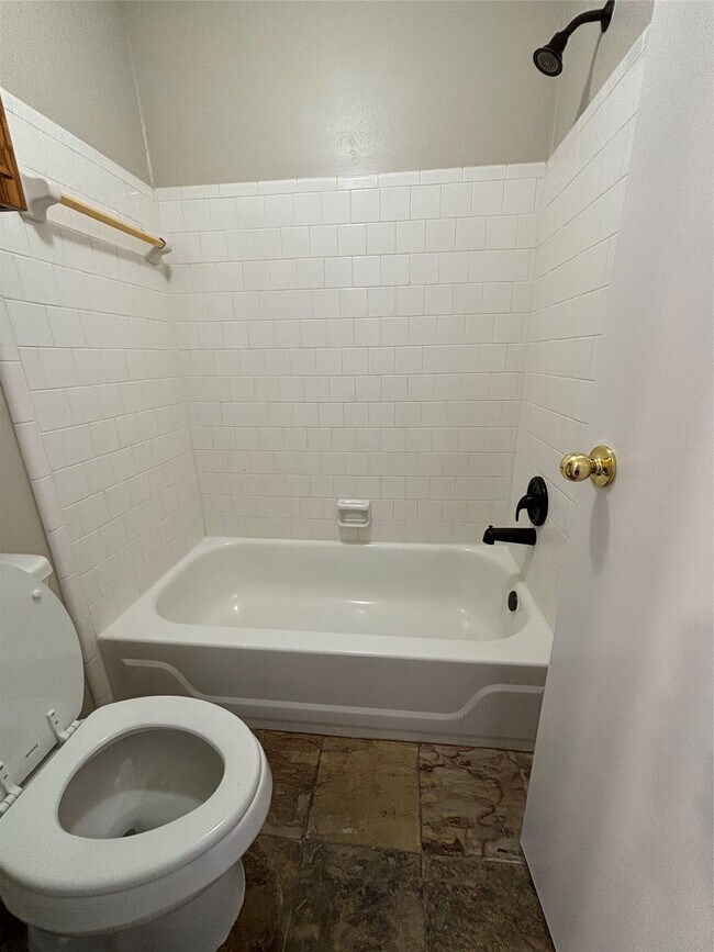 Building Photo - 12755 Mill Ridge Dr