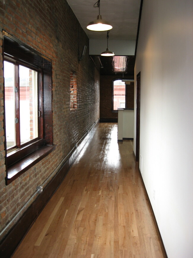 Building Photo - 177 Front St