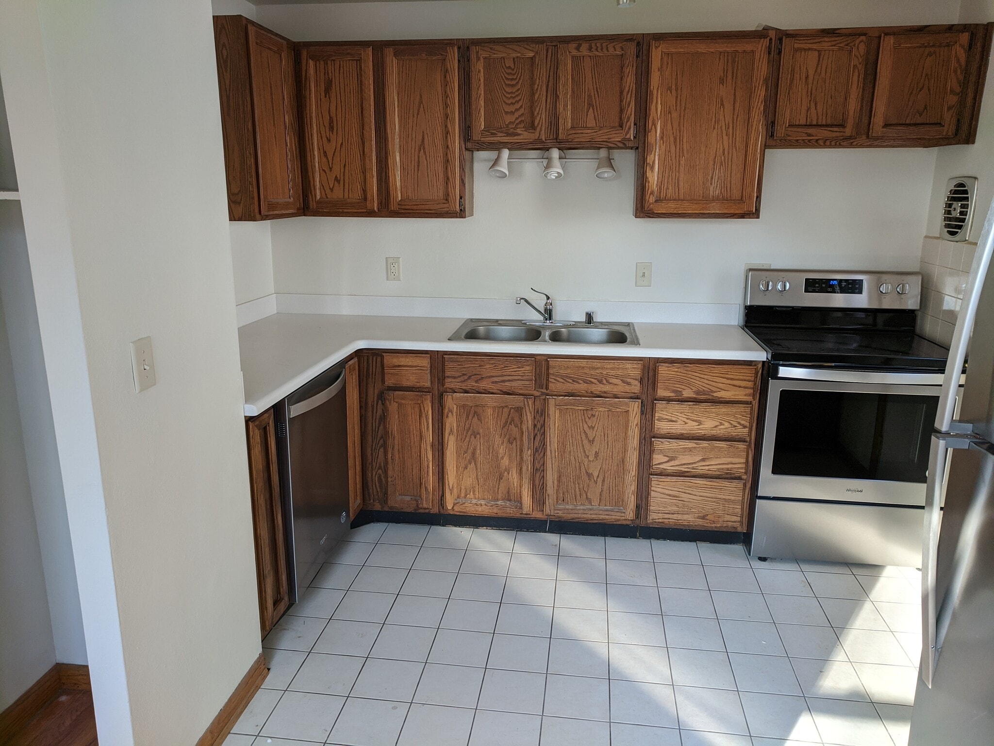 New fridge, range, and dishwasher - 2306 Hoard Street