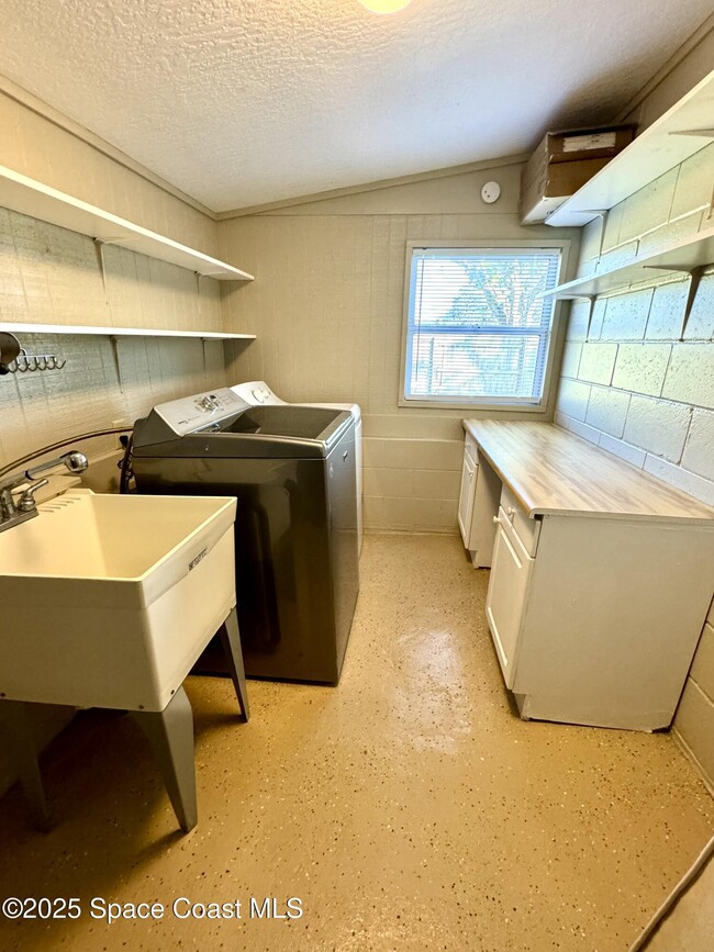 Building Photo - 1004 Green Rd