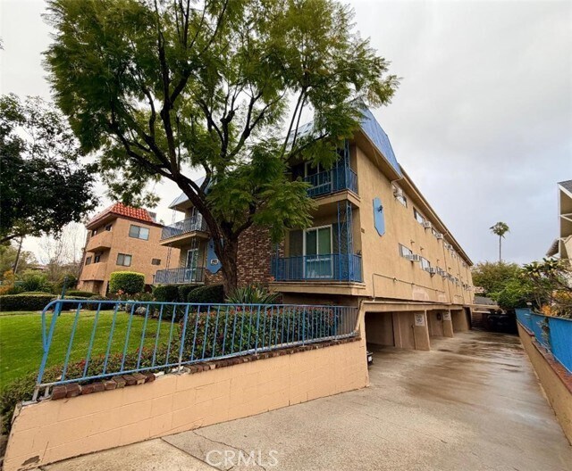 Building Photo - 703 E California Blvd