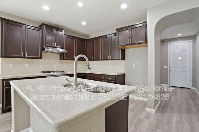 Building Photo - 1518 Sandmark Dr