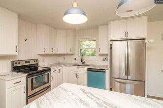 Building Photo - Spacious 3 bdrm in Cheviot