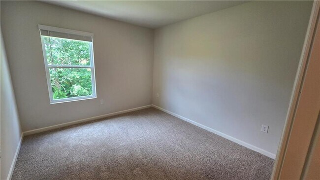 Building Photo - 3090 Greyton Dr