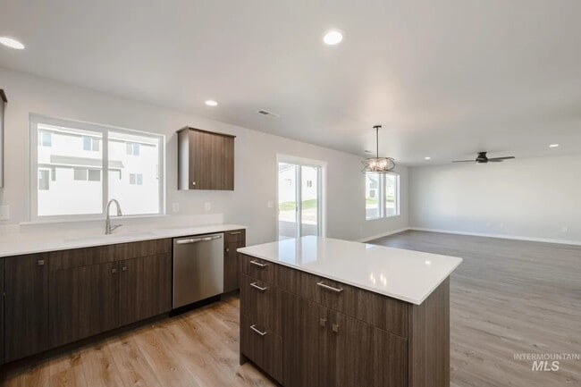 Building Photo - 812 Strike Eagle St