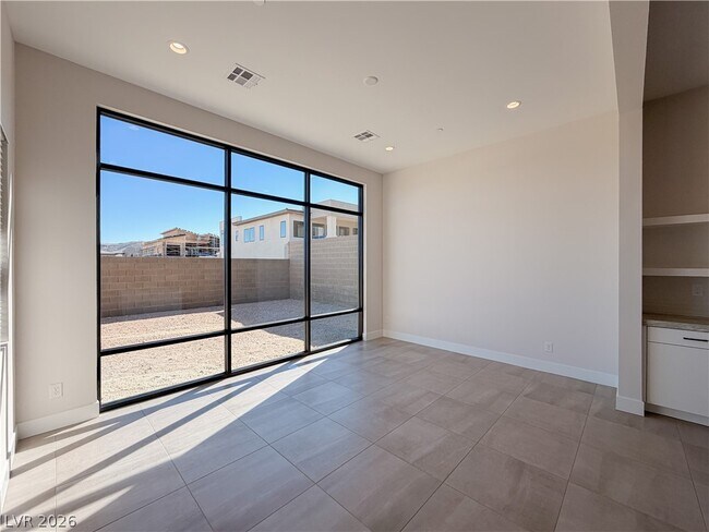 Building Photo - 10761 Canyon Bloom Dr