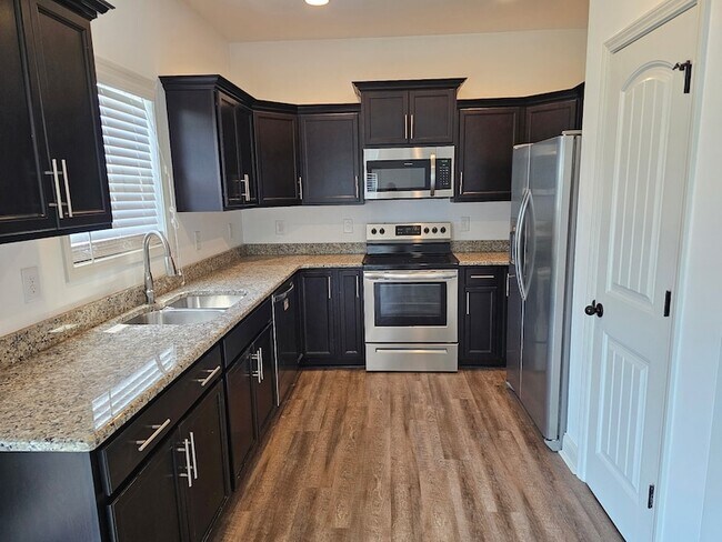Building Photo - 407 Preakness Cir