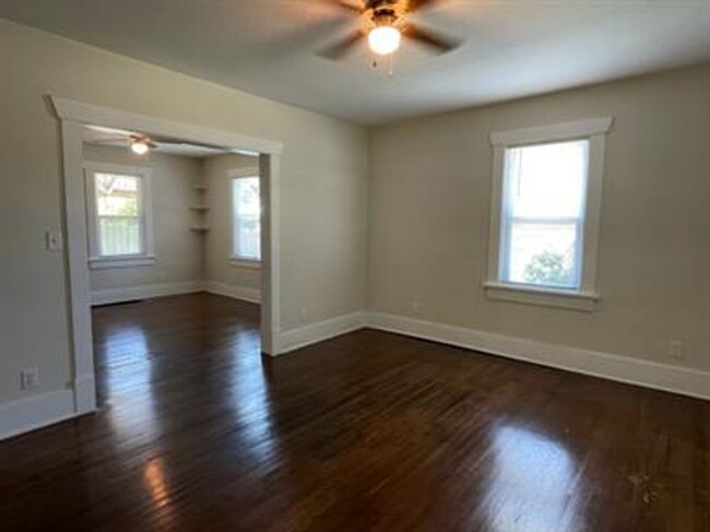 Building Photo - Seconds to downtown Decatur! 2 bedroom, 1 ...