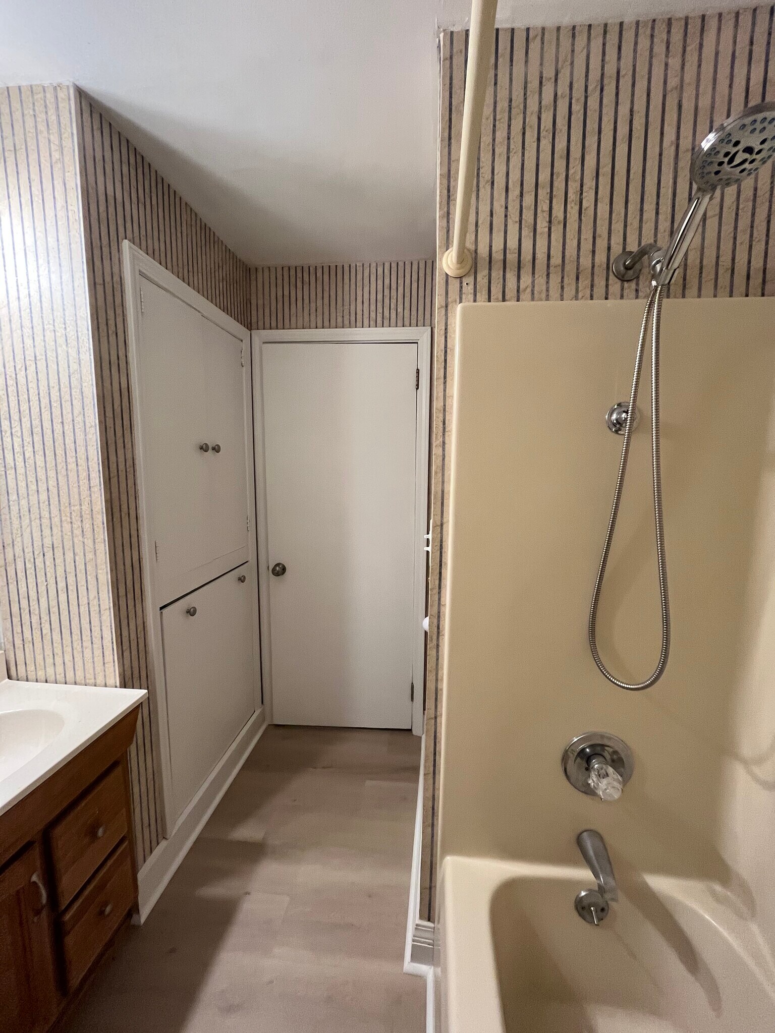 Bathroom - 13400 Oakwood Drive