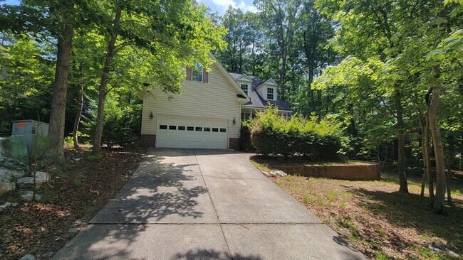 Building Photo - 1704 Irish Blvd