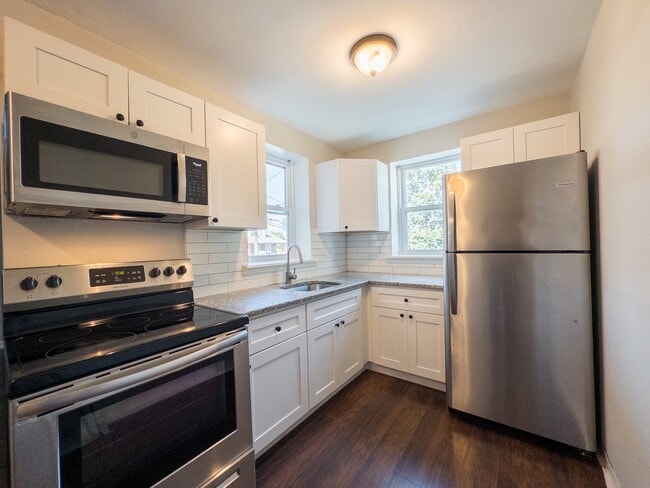 Kitchen | Parkside Apartments - Parkside Apartments