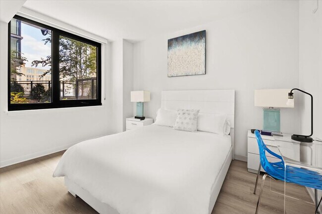 Building Photo - 1051 First St NE