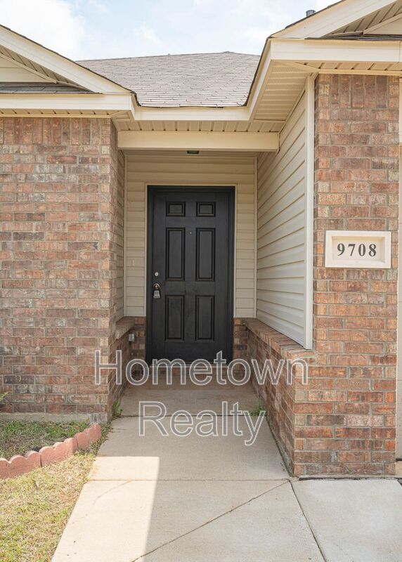 Building Photo - 9708 High Noon Rd