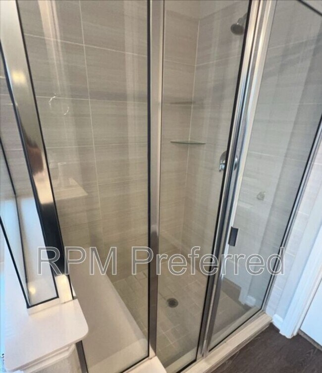 Building Photo - 14615 Birchwood Falls Trail