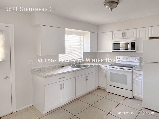 Building Photo - Charming 2-Bedroom, 1-Bathroom Duplex for ...