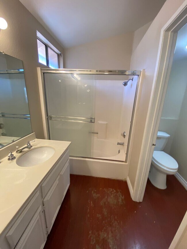 Building Photo - Spacious 3-Bed, 2.5-Bath Home – Limited-Ti...