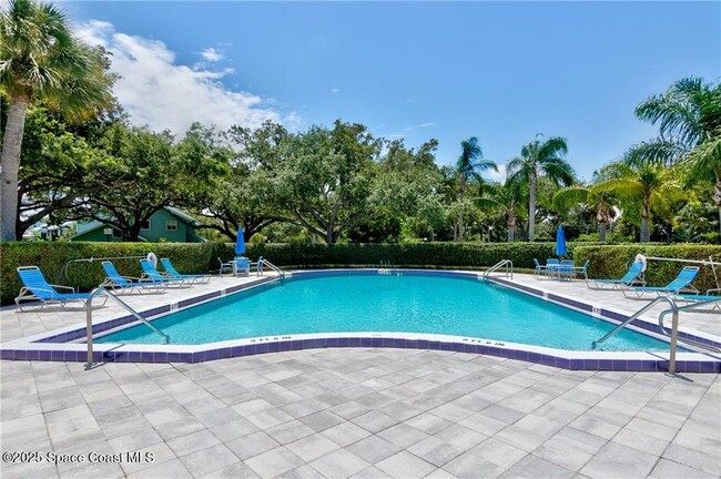 Building Photo - 6061 N River Run Dr